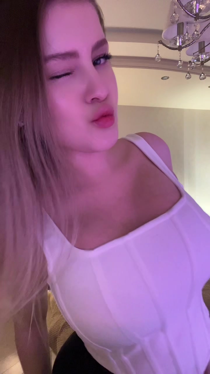 @Анечка🪽