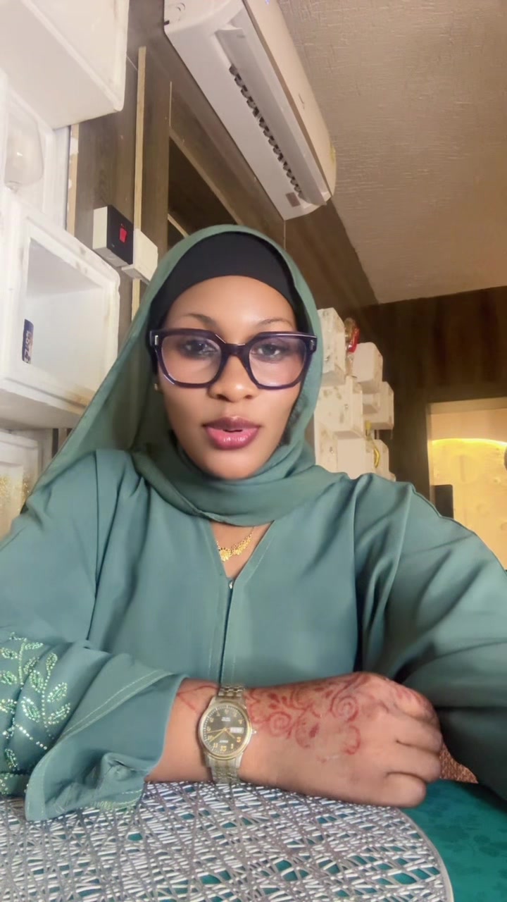 @SBhiky4real❤️💋🦋🥂