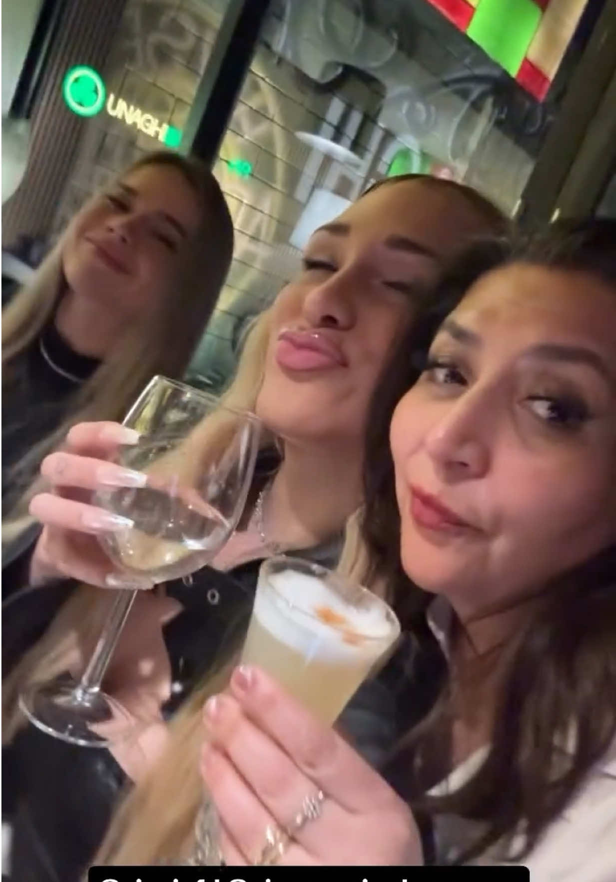 @danielaacoquette