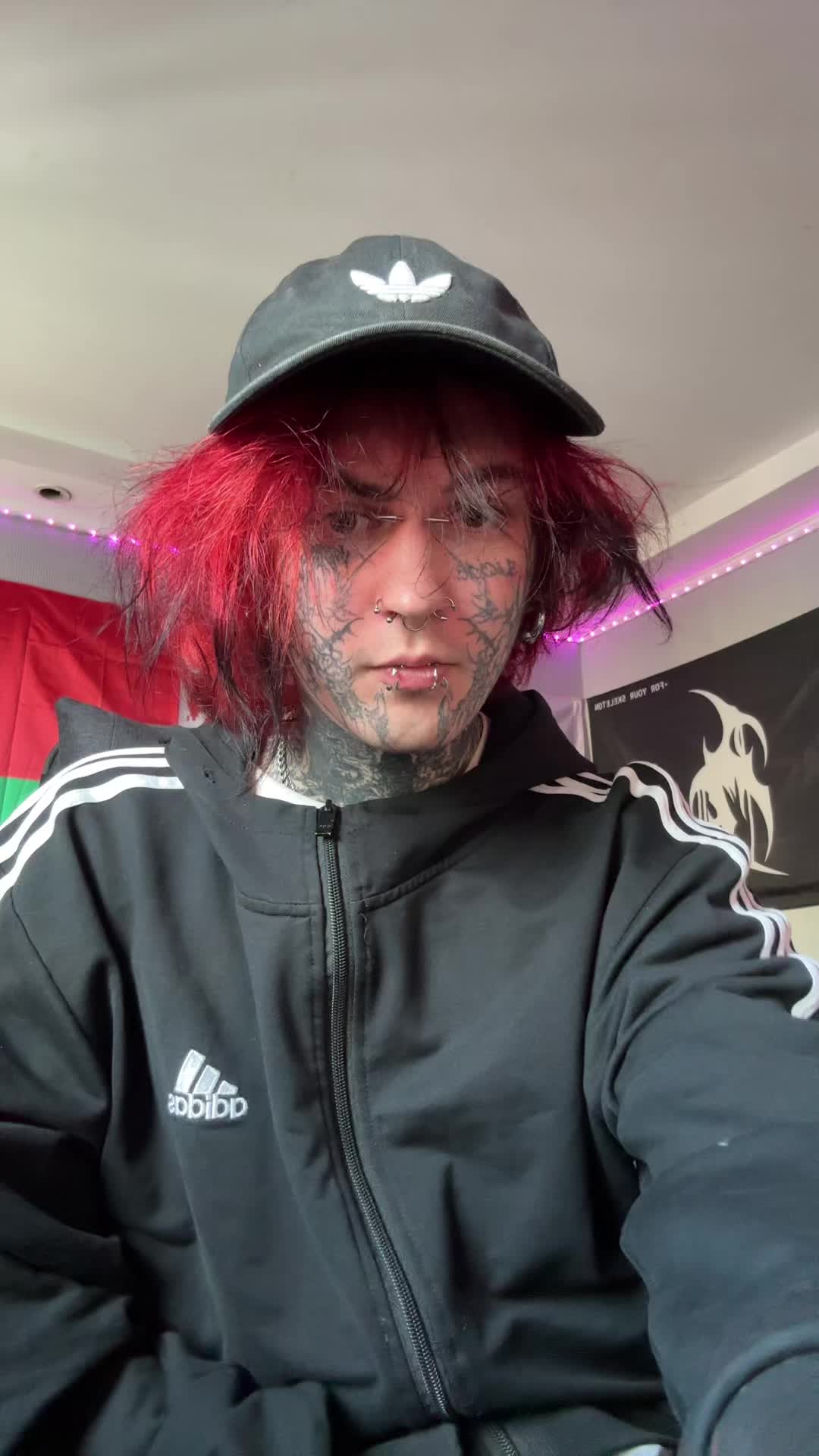 @2ghoul