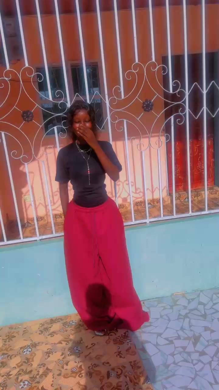 @Female Pa Ebou 💯😜