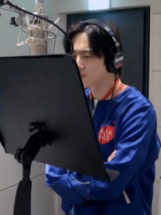 @EXO IS 9