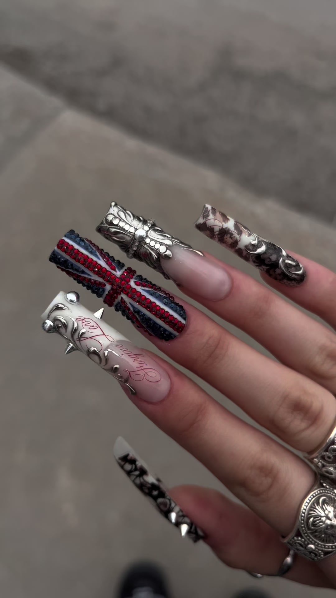 @DIVINE NAILS