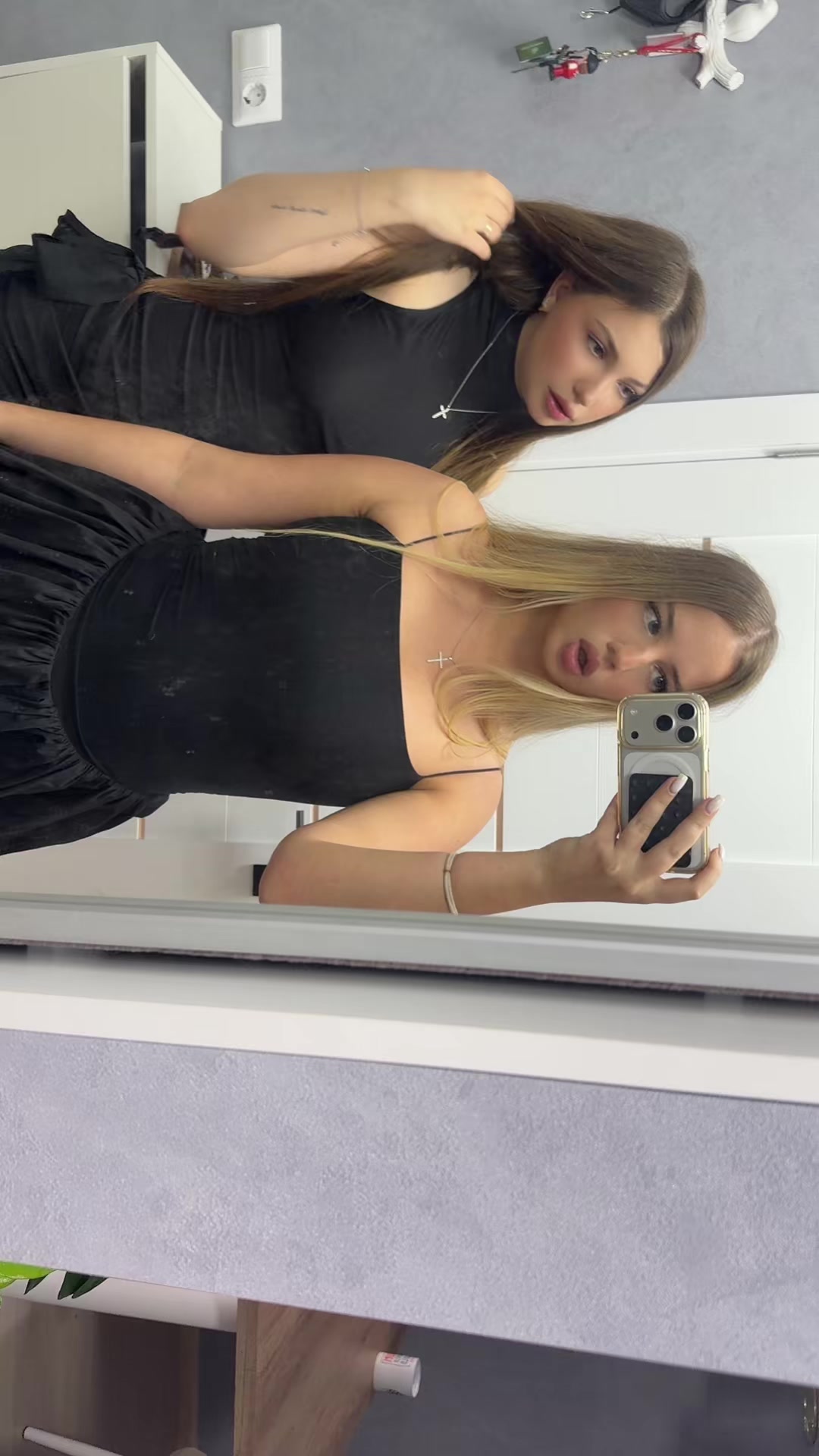 @🫦