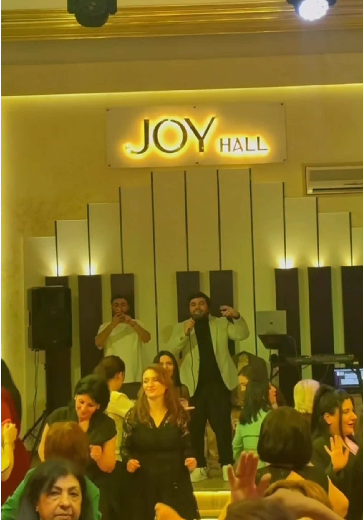 @joy_hall