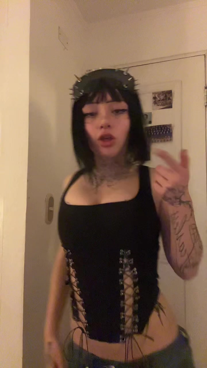 @Vaneeee