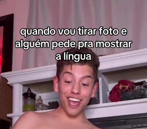 @꒼