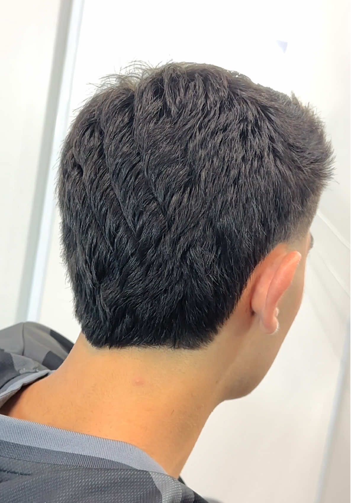 @Sydney Barber • Anto Cuts ๐