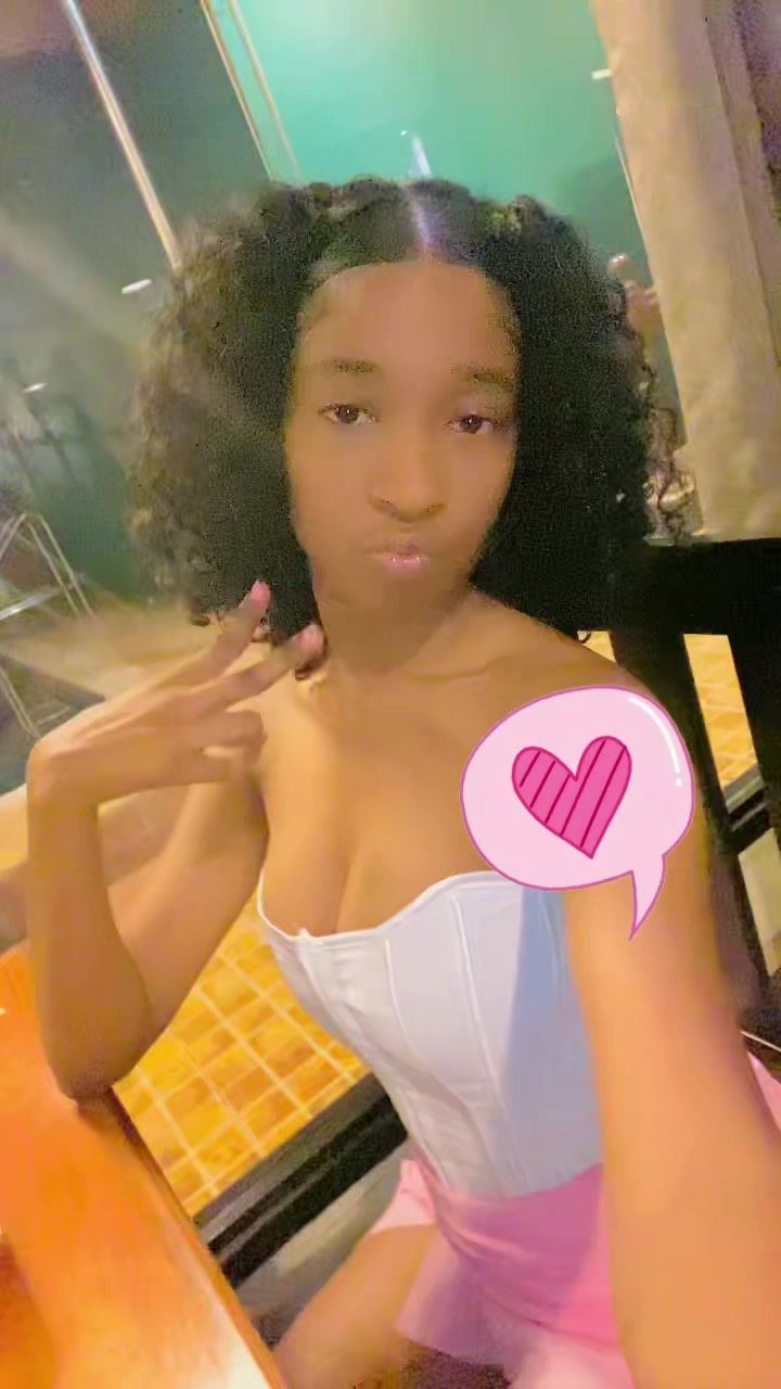 @Bũbbłẽš🧃🫧💜