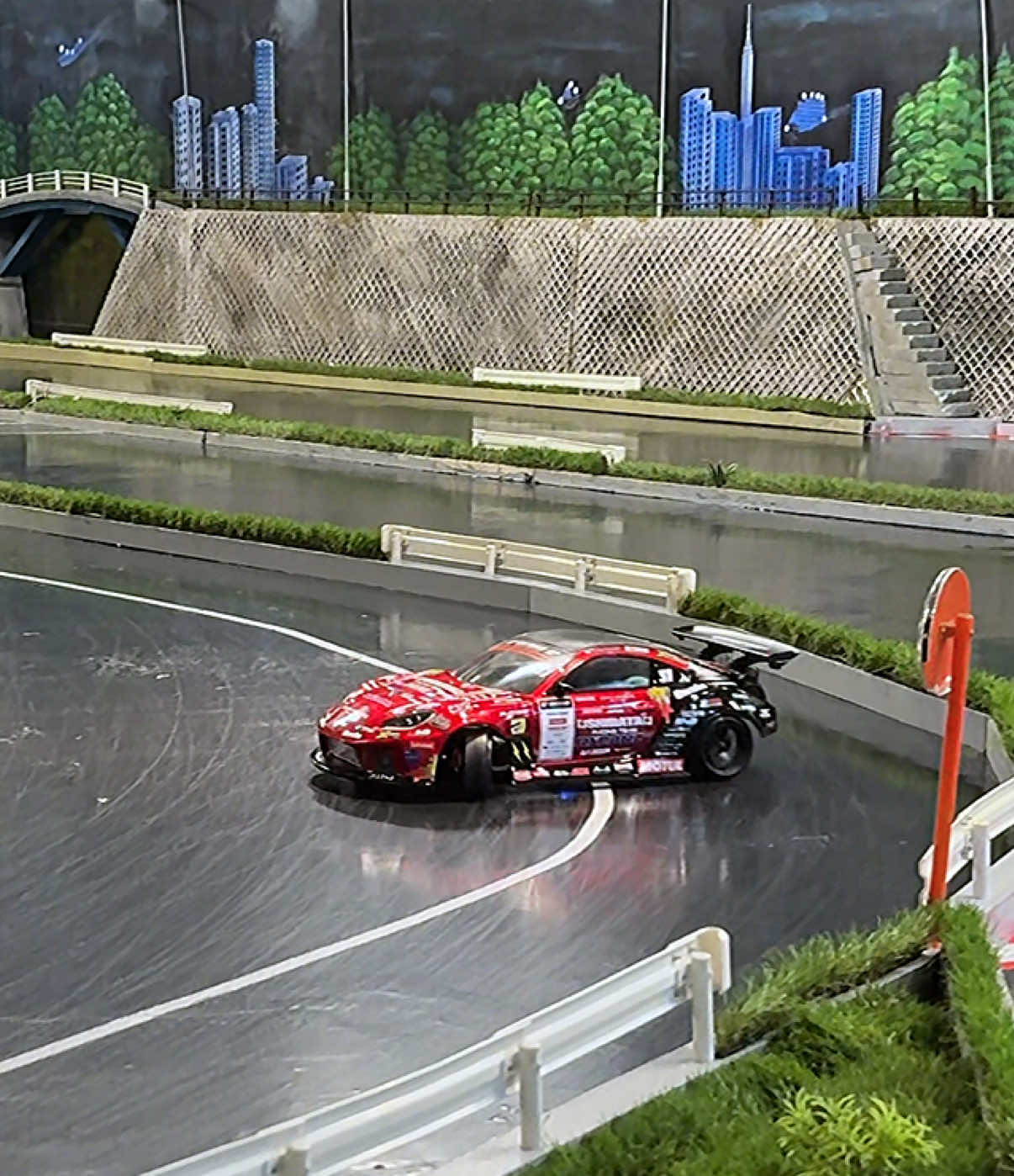 @リーチ