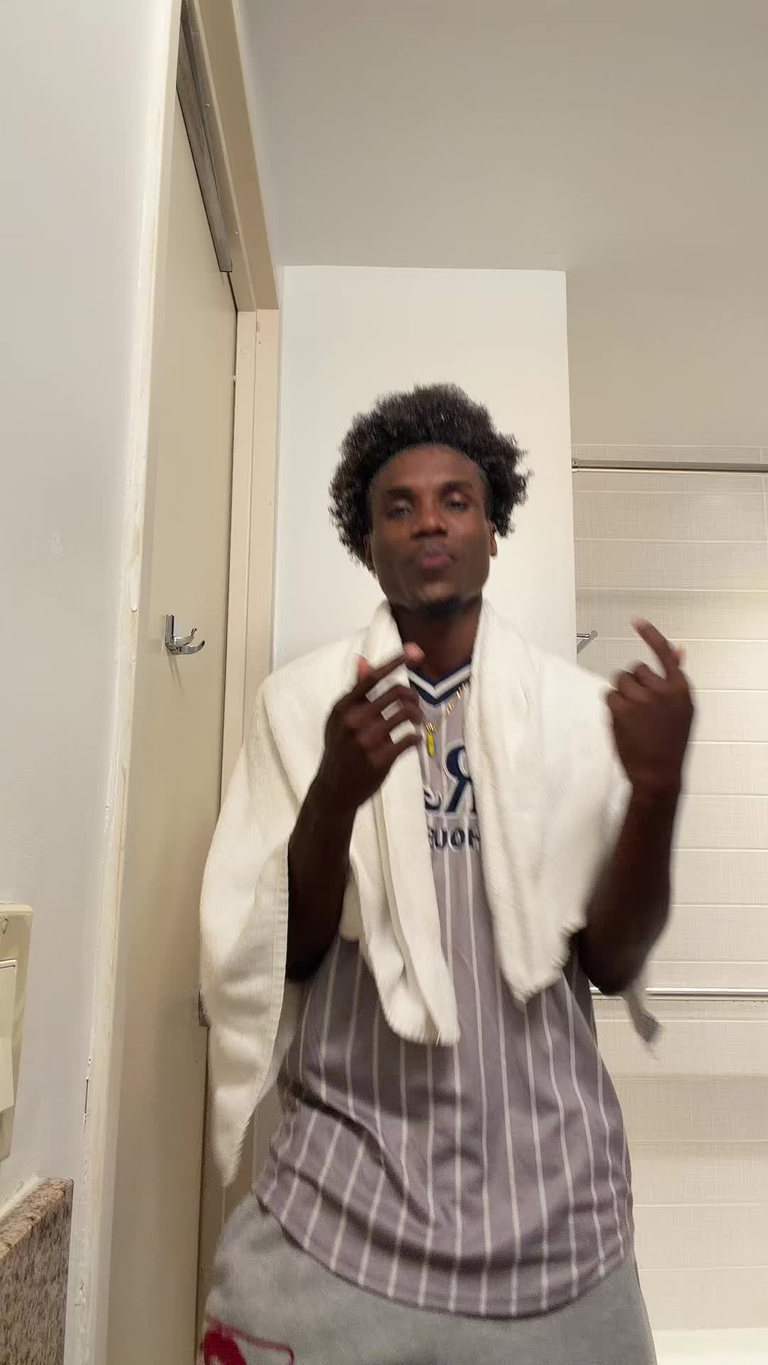 @Roy boogie 🇻🇨🇻🇨