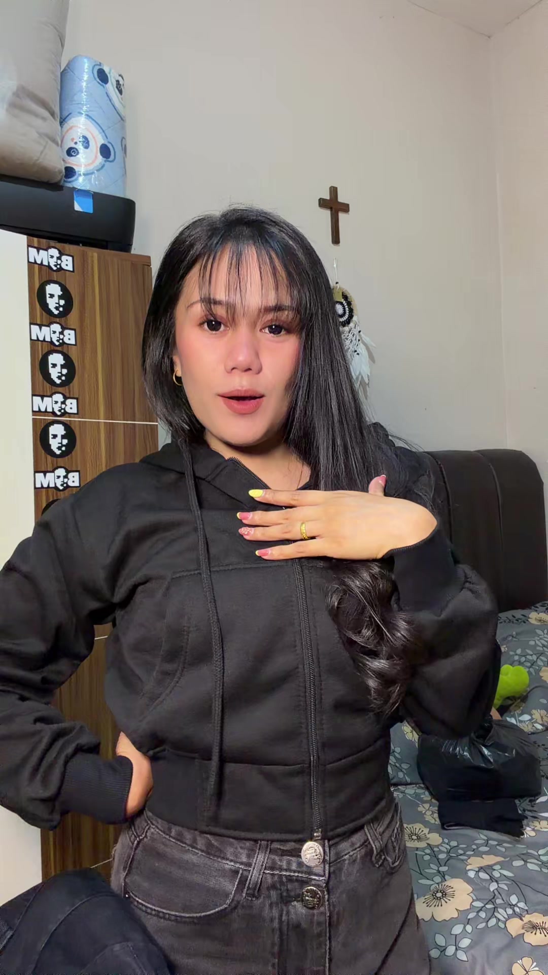 @𝐀𝐩𝐫𝐢 𝐒𝐢𝐡𝐨𝐦𝐛𝐢𝐧𝐠