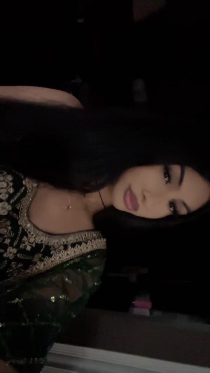@𝒩