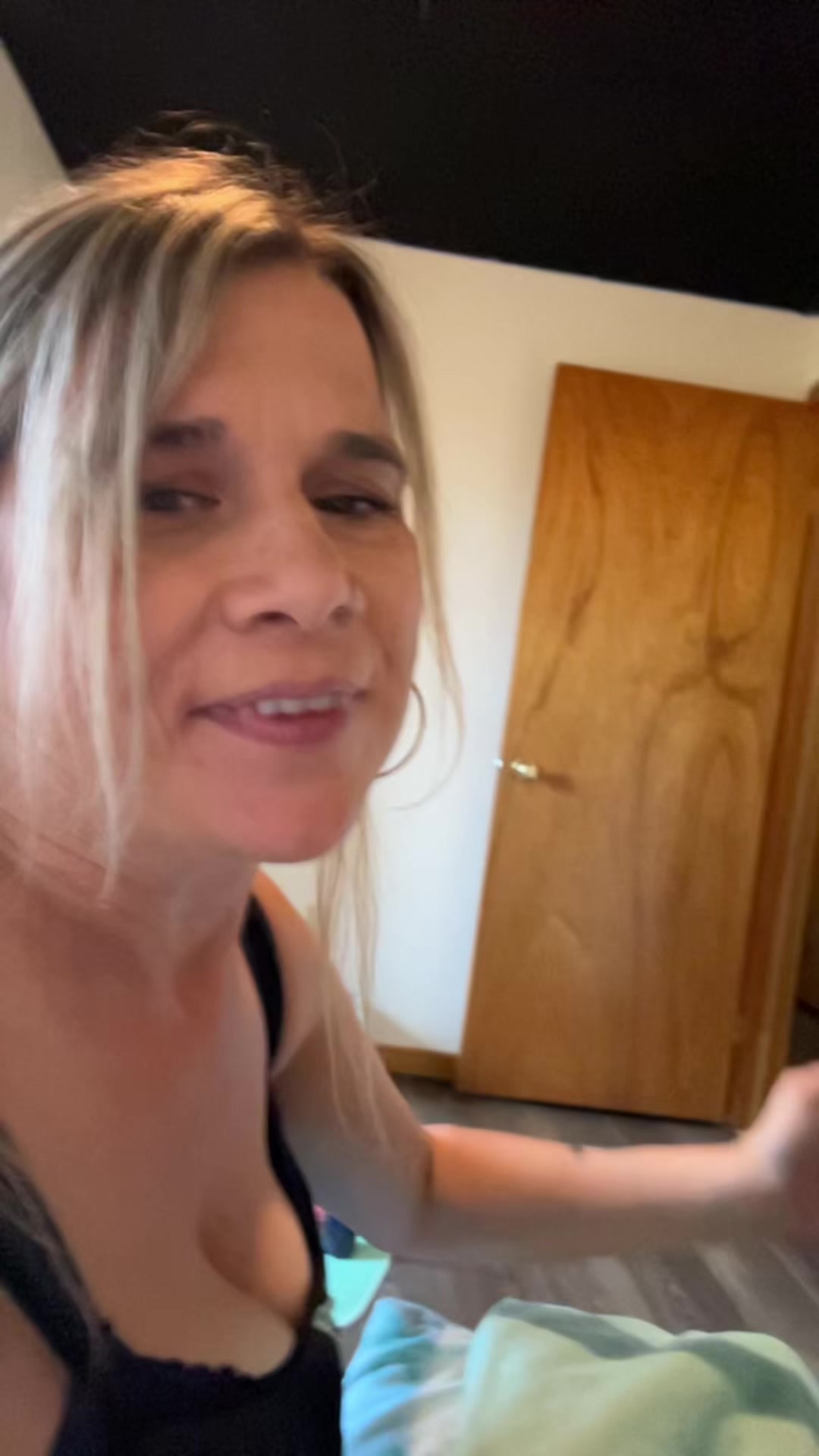 @Hotmomvibes
