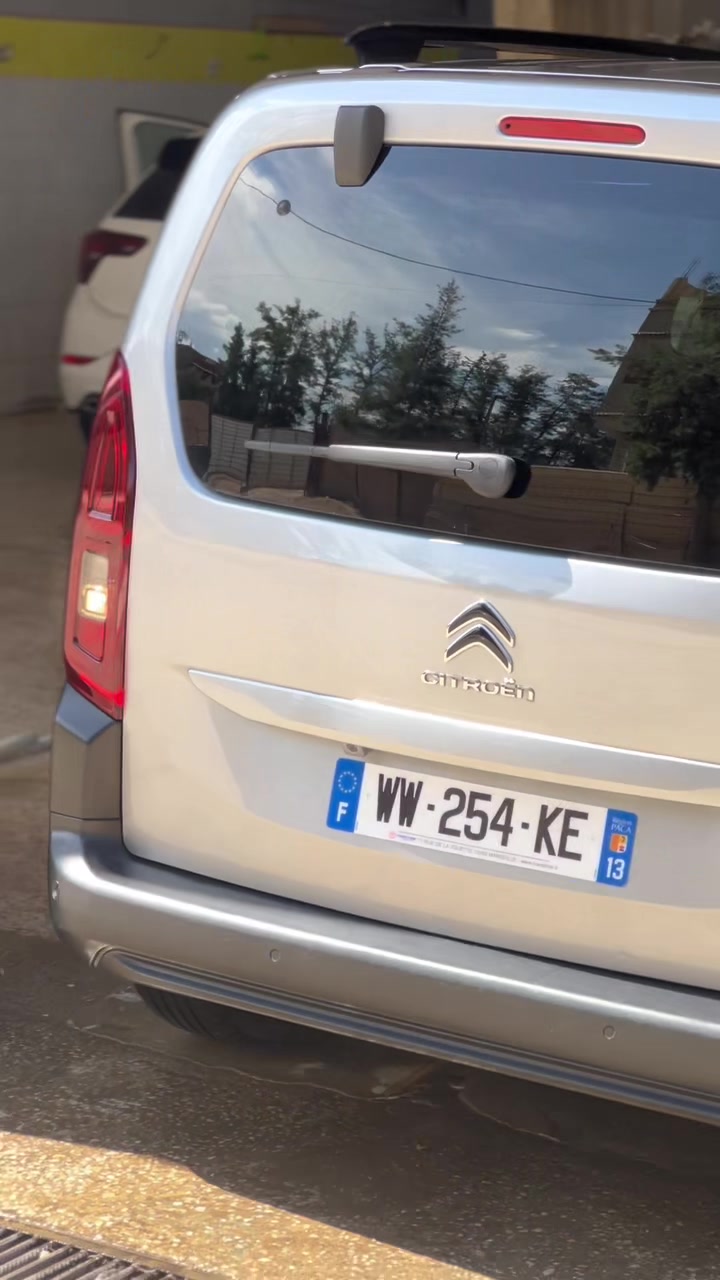 @&Iuml;M&aacute;d auto