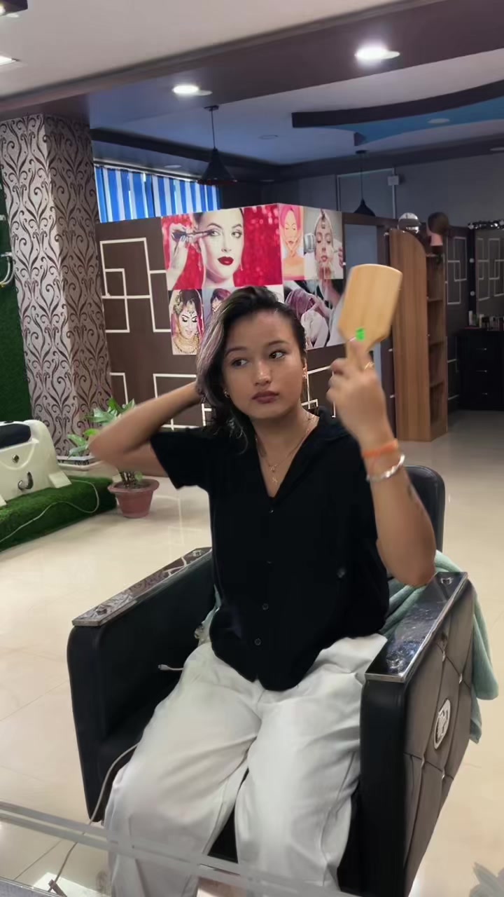 @Aleena Shrestha👸🏼🕊️