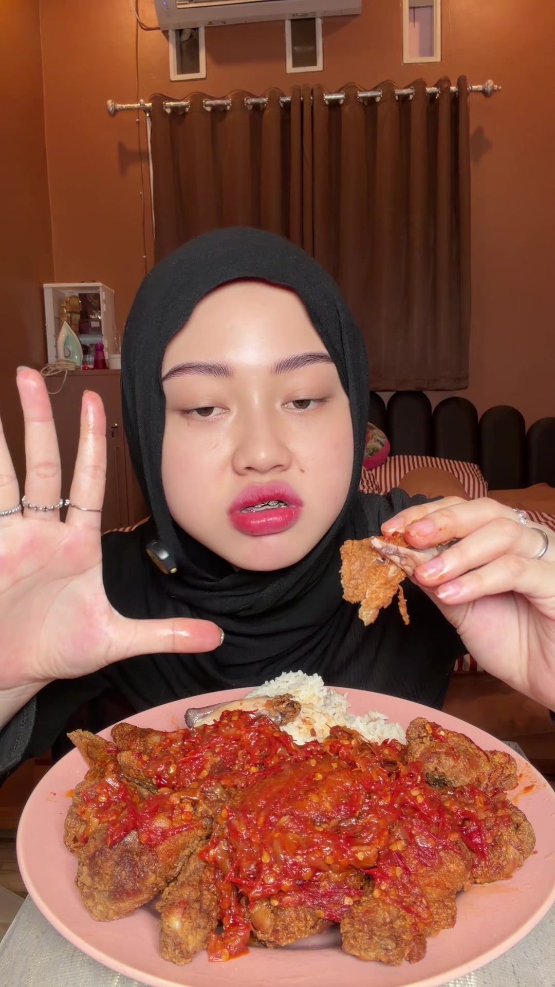 @NAMANYA RAHAS🦕