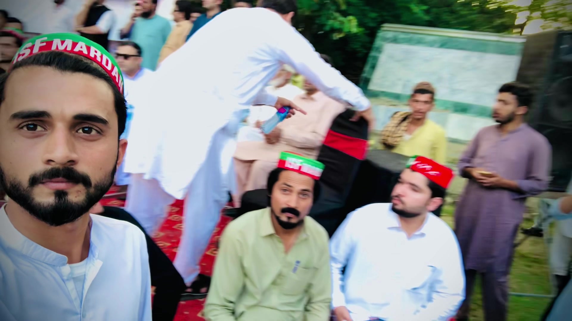 @𝙍𝙖𝙚𝙚𝙨 🦅 مردانے