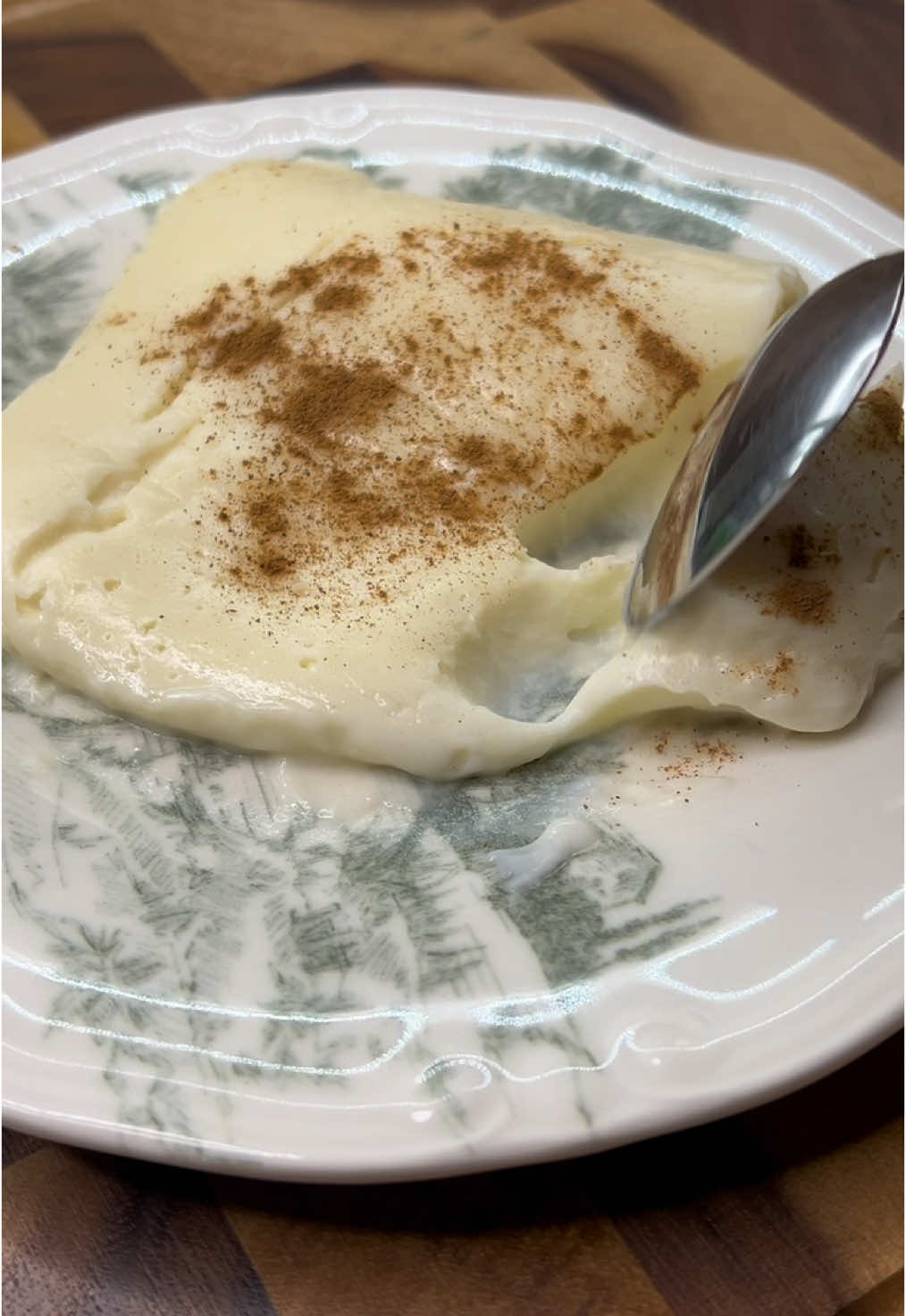 @Lilya Kitchens