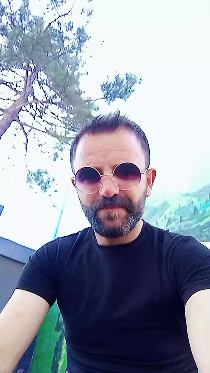 @HOZAN BAVER🎙️🎙️