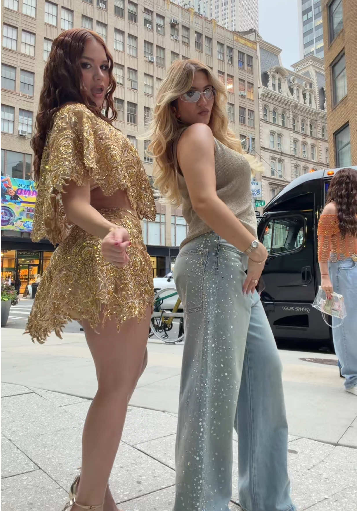 @Angela María