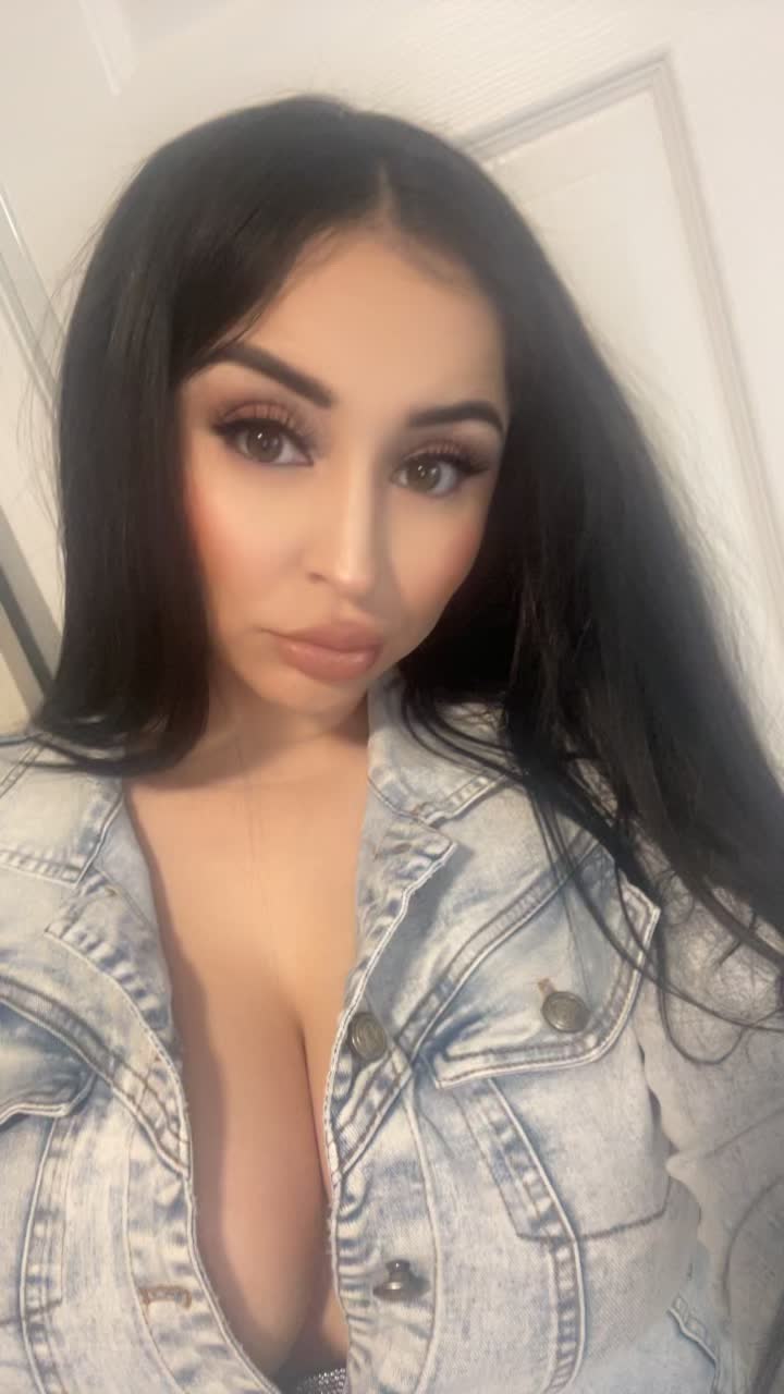 @RayleneDanielle