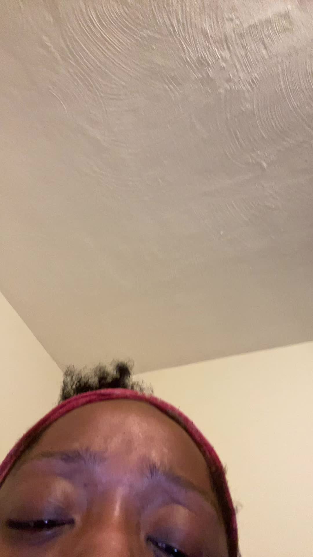 @Dee_nuggss