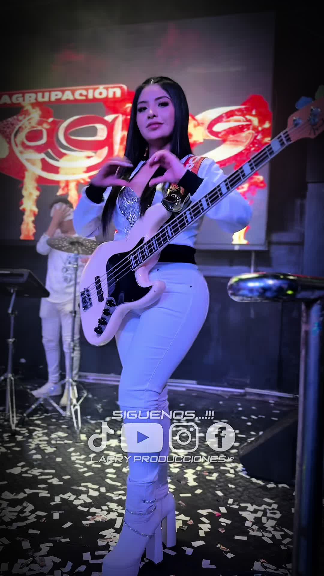 @Larry Producciones