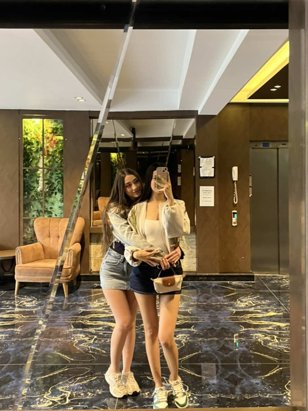 @Zeyzey