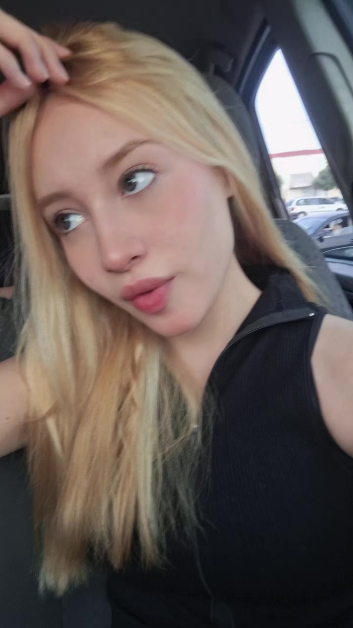 @Adriana Alanis