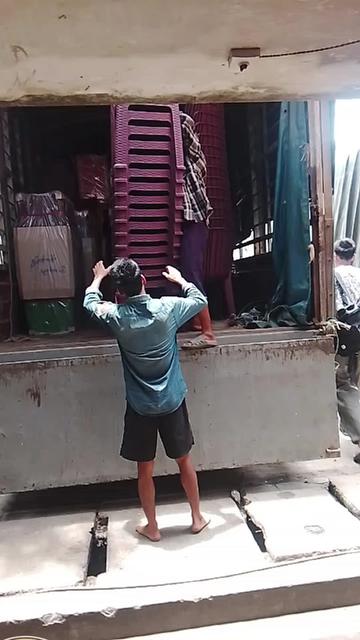 @ဓနသိဒ္ဓိကုန်စည်ပို့ဆောင်ရေး