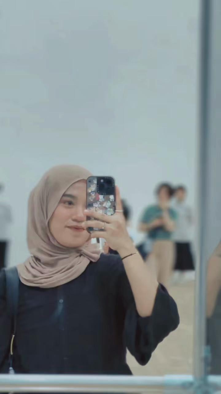 @Aniraa