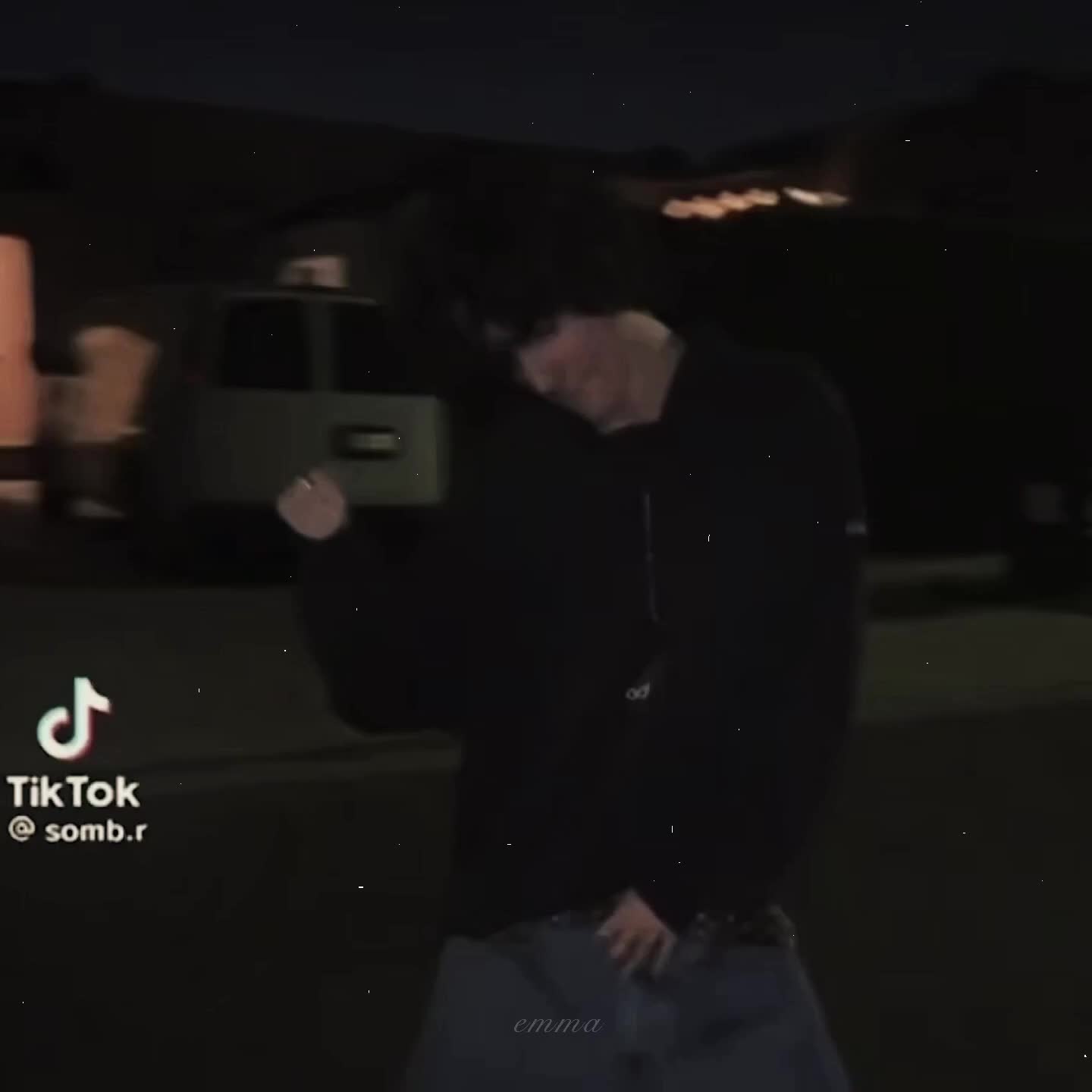 @𖤐