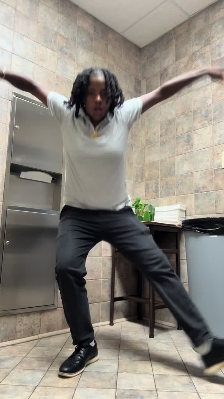 @ms.twirlthemhips 🤪