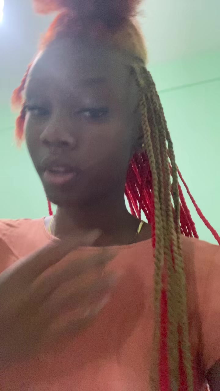 @👩🏽&zwj;❤️&zwj;💋&zwj;👩🏾.