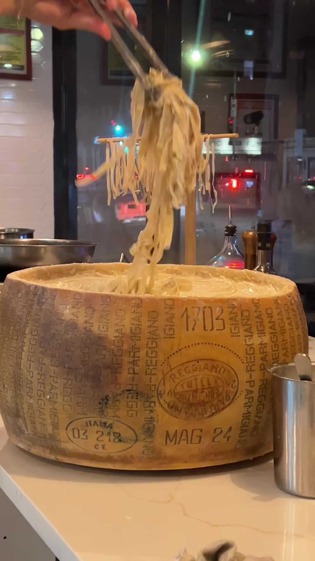 @eatswithmanny