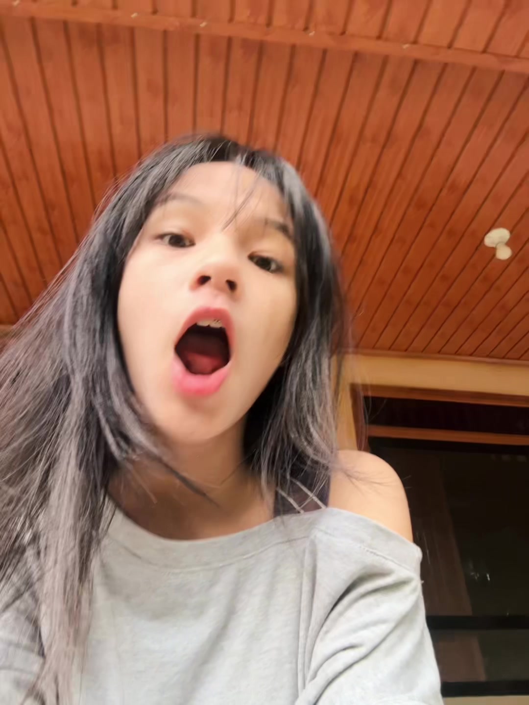 @litchownie.