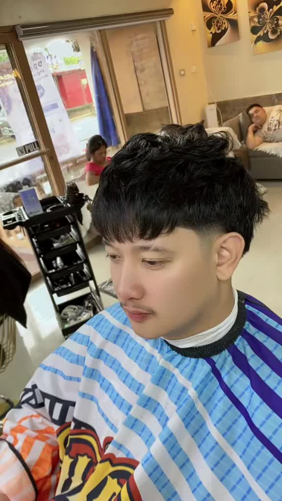@Lhyka