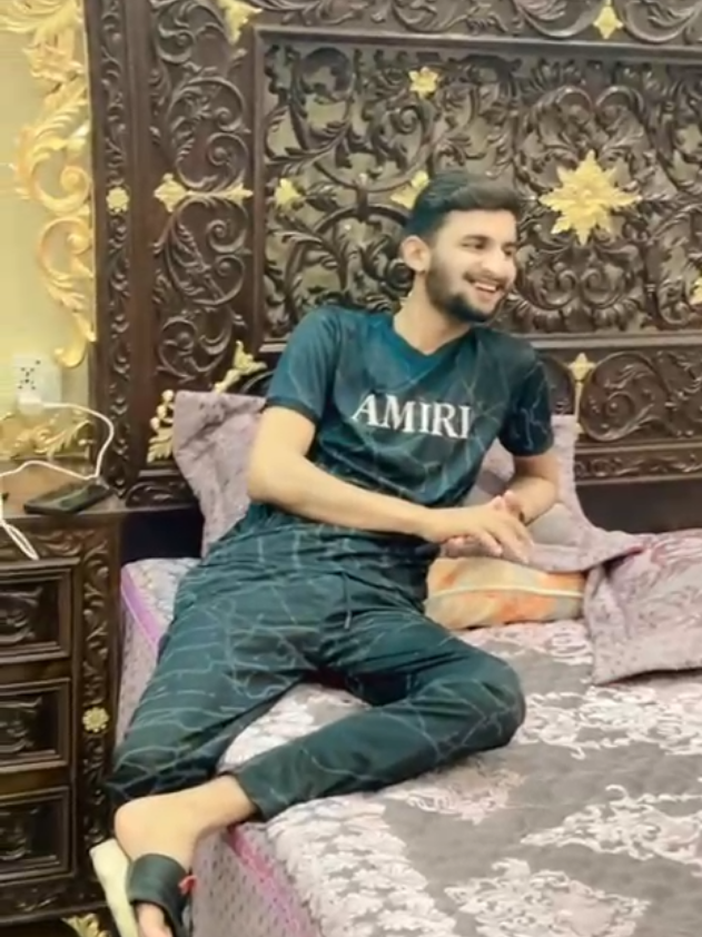 @𝐖𝐚ح𝐚𝐛 𝐐𝐮ر𝐞𝐬𝐡𝐢✨