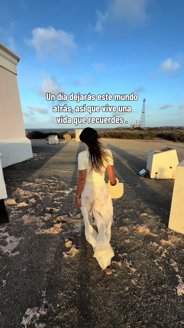 @LOREYTINA