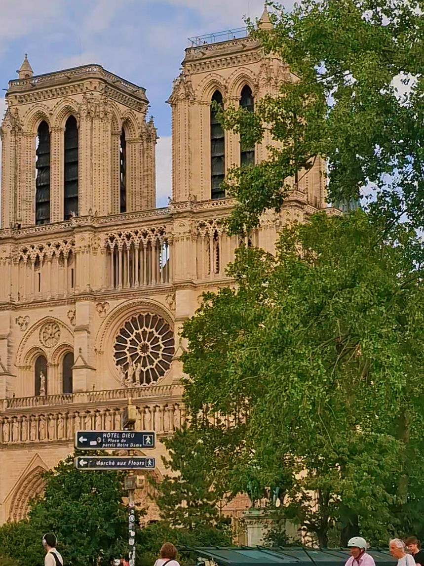 @Beauties of Paris