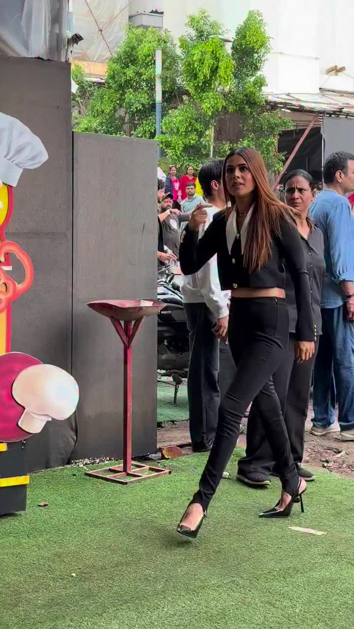 @nia Sharma