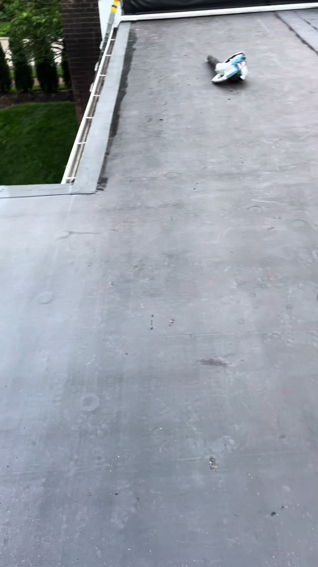 @traviezo