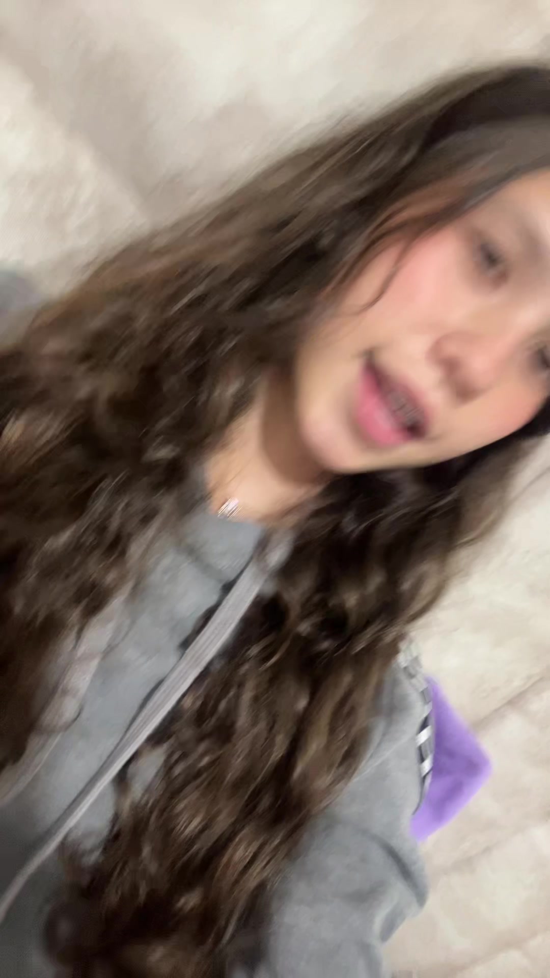 @Vicky_privv