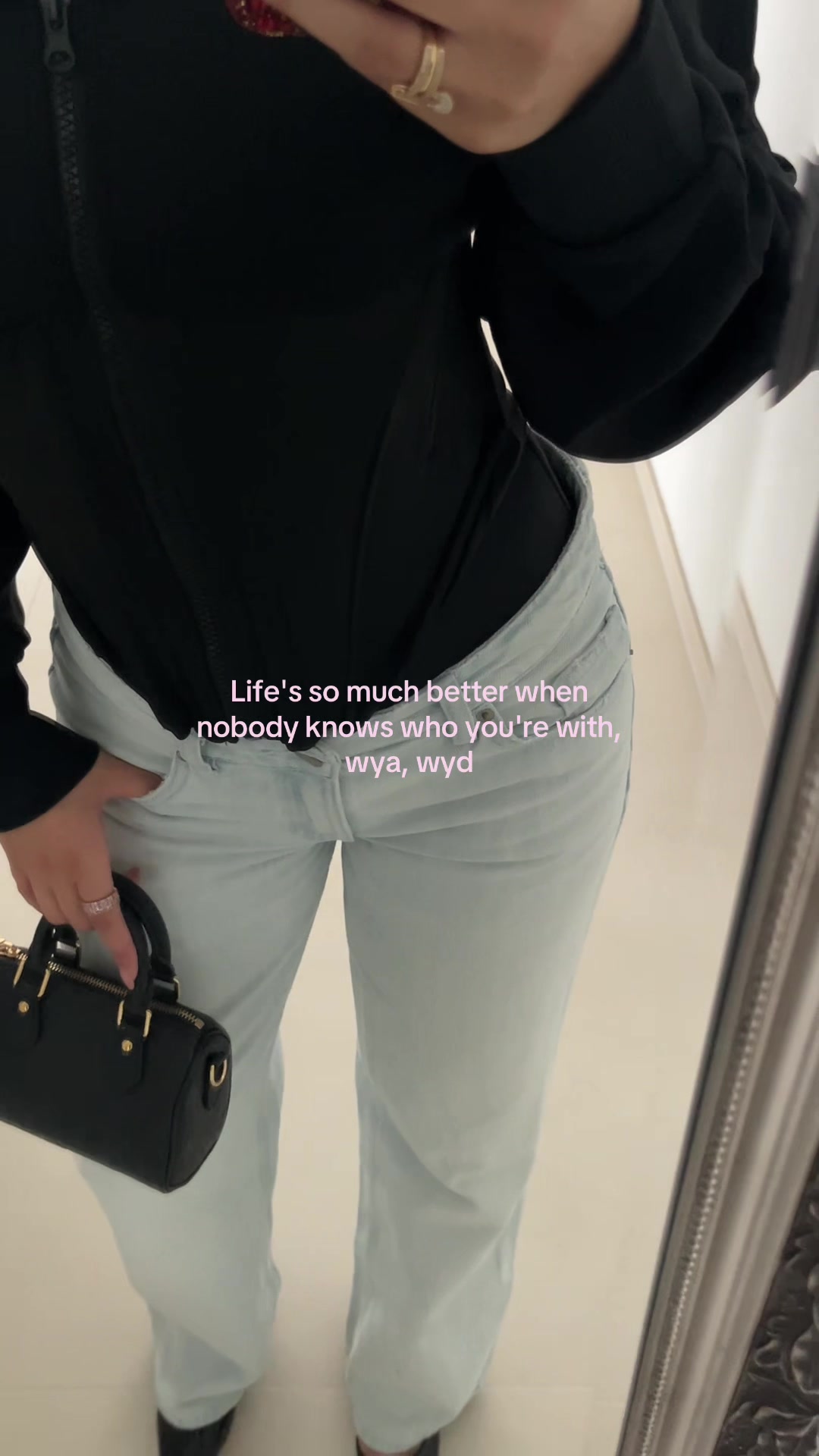 @𝒜𓃮