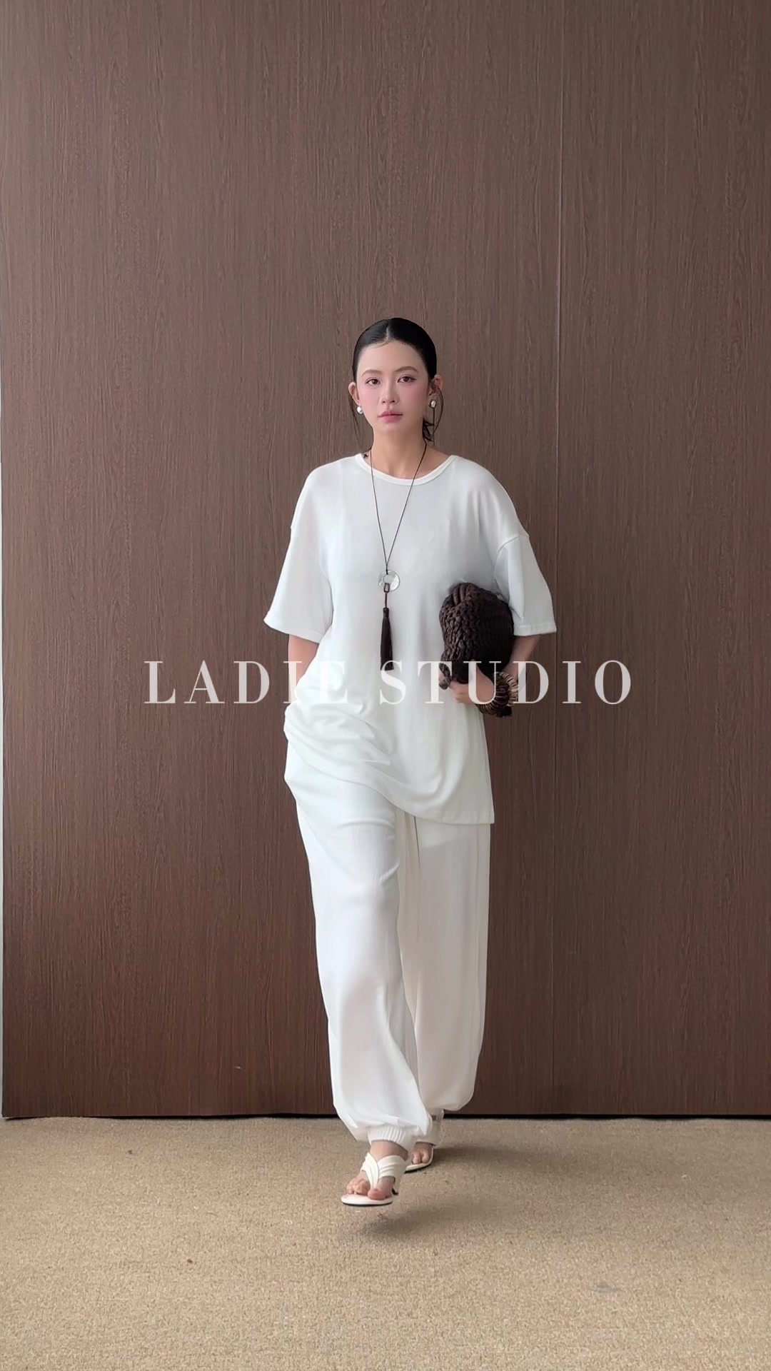@Vẫn là bạn nhưng sang hơn