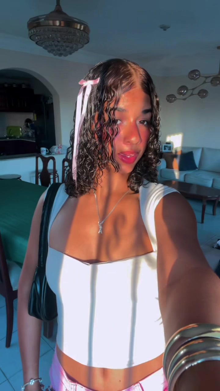@🧚🏼&zwj;♀️