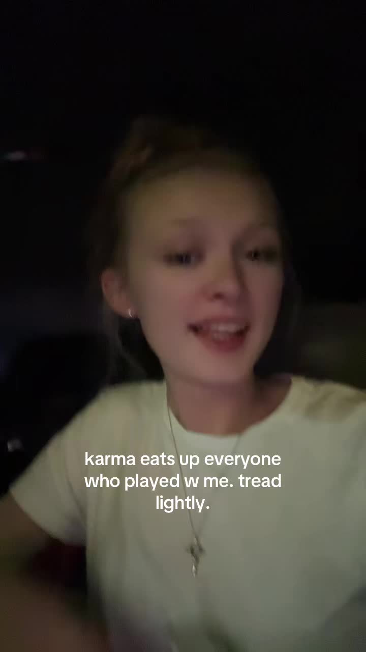 @shainakay🦋