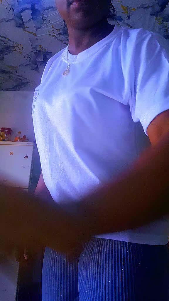 @Esthy