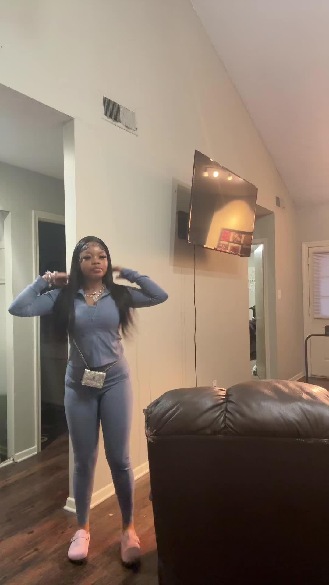 @knicolethed0ll
